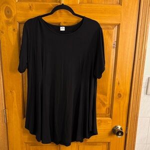 NWOT - Chic Black Women's Tunic Top
